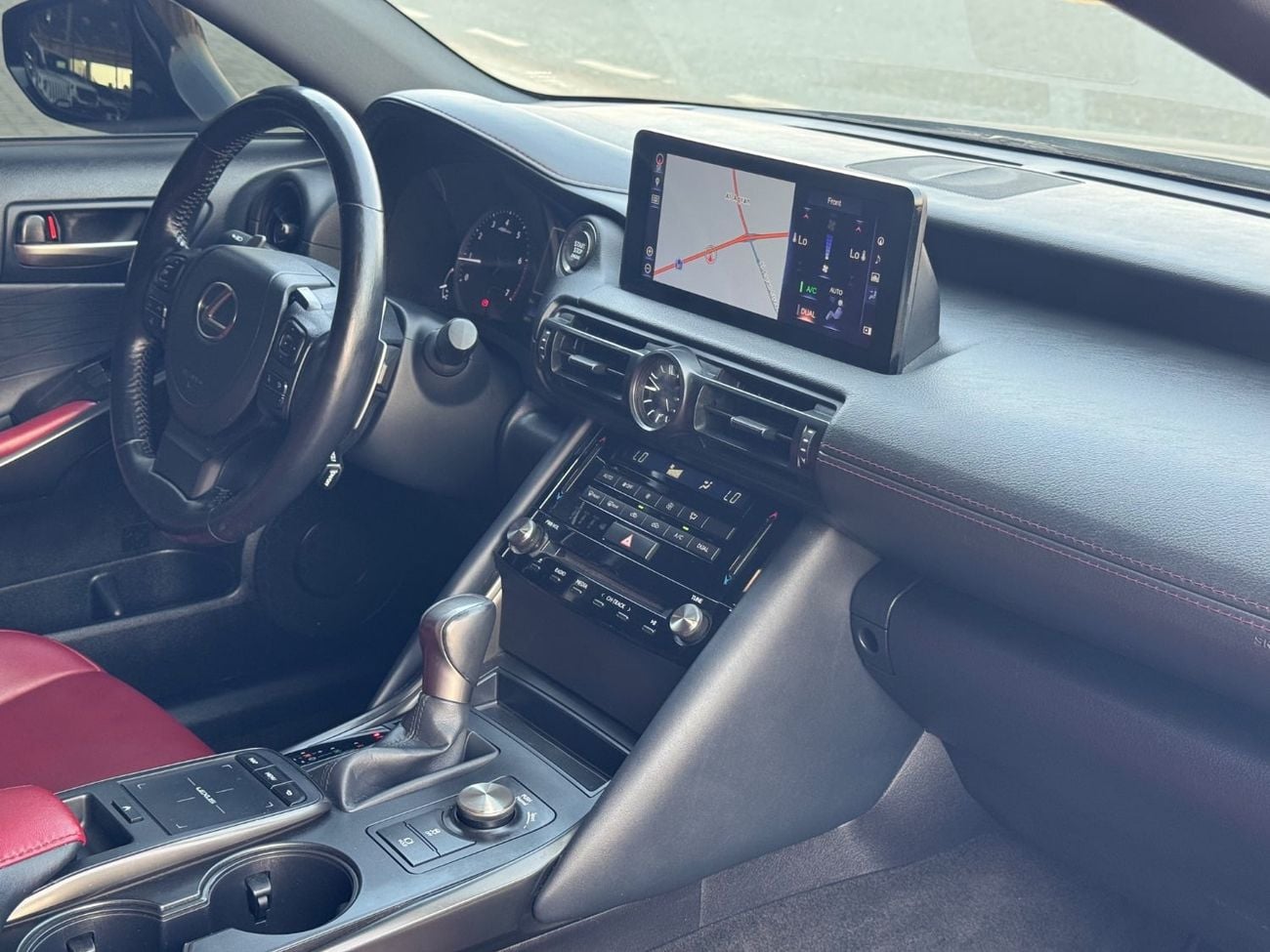 Lexus IS300 PREMIER لكزس is300  خليجي ‎موديل 2023  اربعة سلندر توربو اقتصادية جدا فالبترول  ماشي 56400 كم  مواصفات:  ( ش