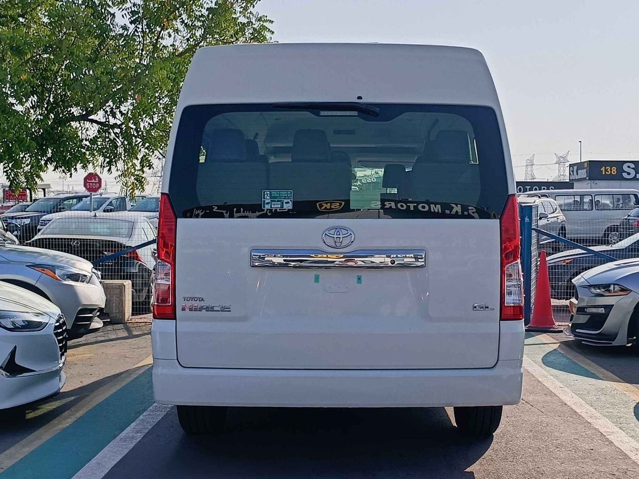 Toyota Hiace GL / 3.5L V6 PETROL / M/T DUAL HEATER/ 13 SEATER / NEW SHAPE (CODE # 20583)