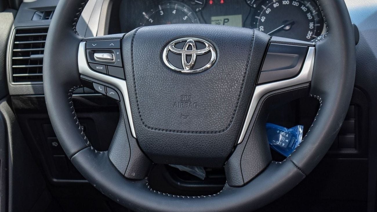 تويوتا برادو Toyota Prado TXL 4.0l - A/T - 17" alloy - LED - Fog Lamp - Sunroof - Coolbox - Power Window - 7 Seat