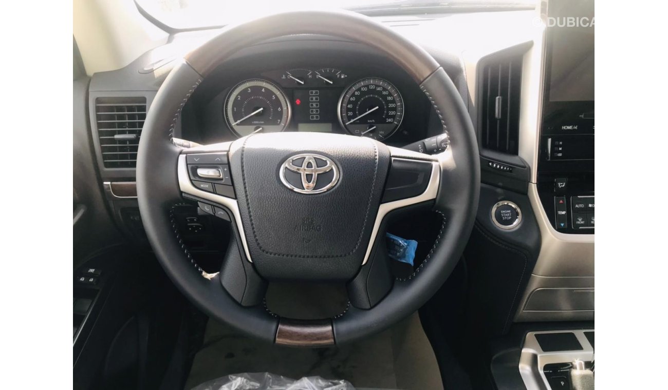 Toyota Land Cruiser GXR 4.6L V8 // 2021 // BLACK INSIDE GRAY   WITH SUNROOF , COOL BOX , PUSH START // SPECIAL OFFER //
