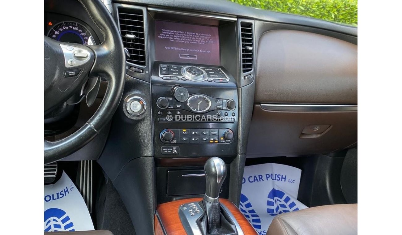 Infiniti QX70 Sport Luxury