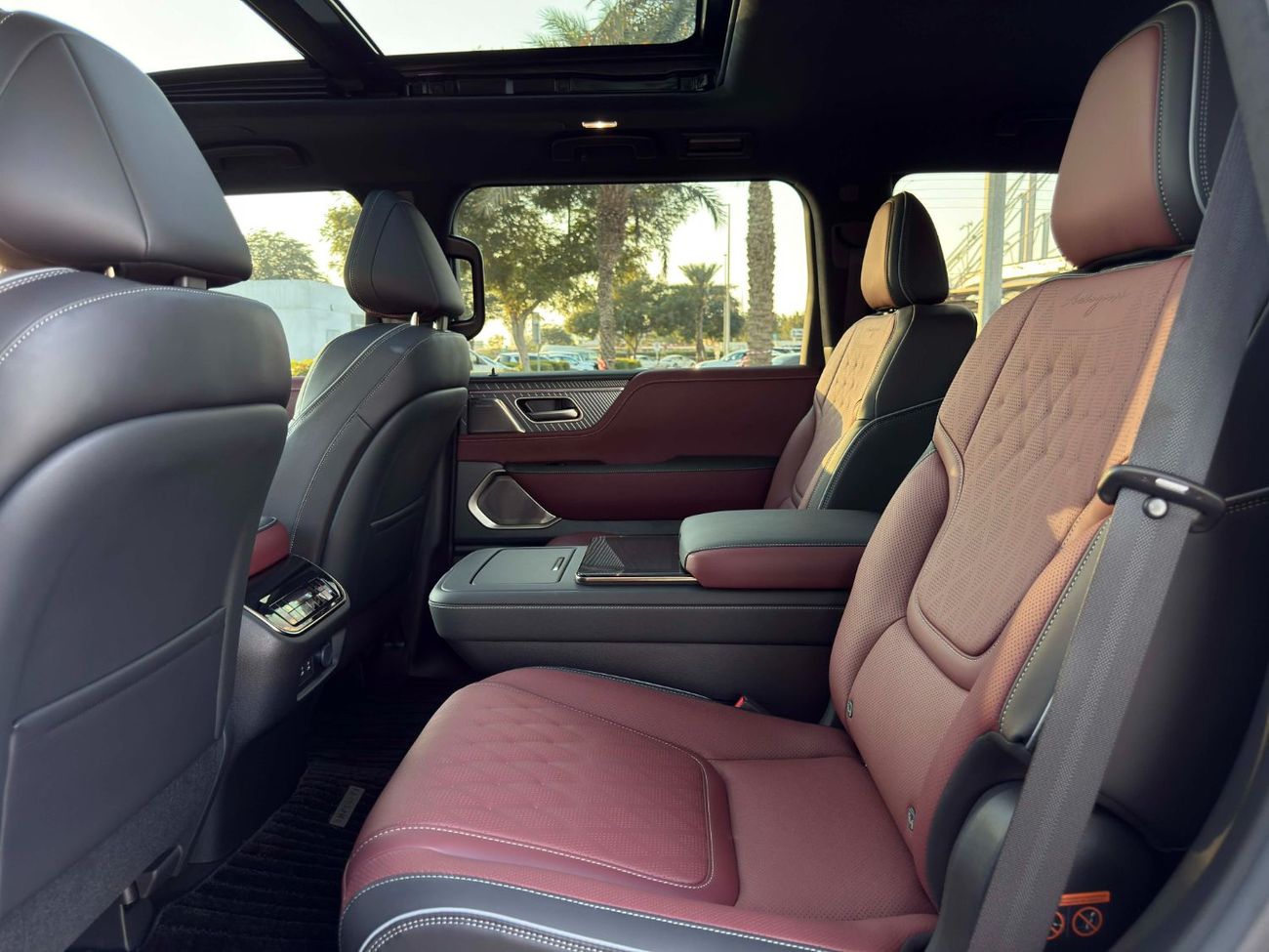 إنفينيتي QX80 Autograph Captain Chairs 3.5L