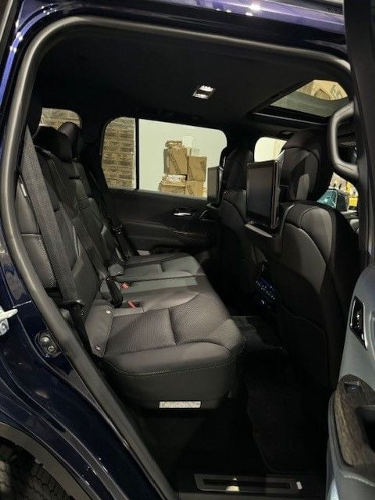 تويوتا لاند كروزر SAHARA DIESEL AUTO 15KM NEW FULL OPTIONS RIGHT-HAND-DRIVE