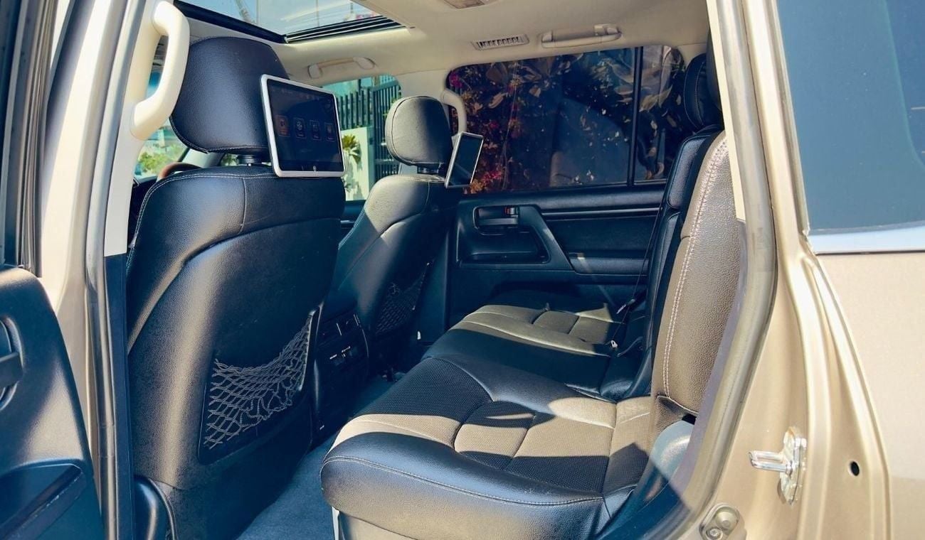 تويوتا لاند كروزر PREMIUM SAHARA BODY KIT INSTALLED | 4.5L DIESEL ENGINE | RHD