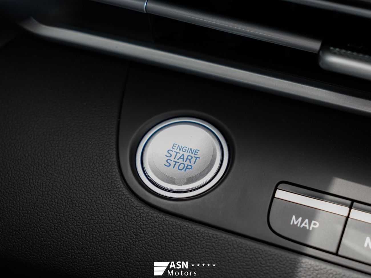 هيونداي إلانترا Lux Premium 1.5L 2025 (Export Price)