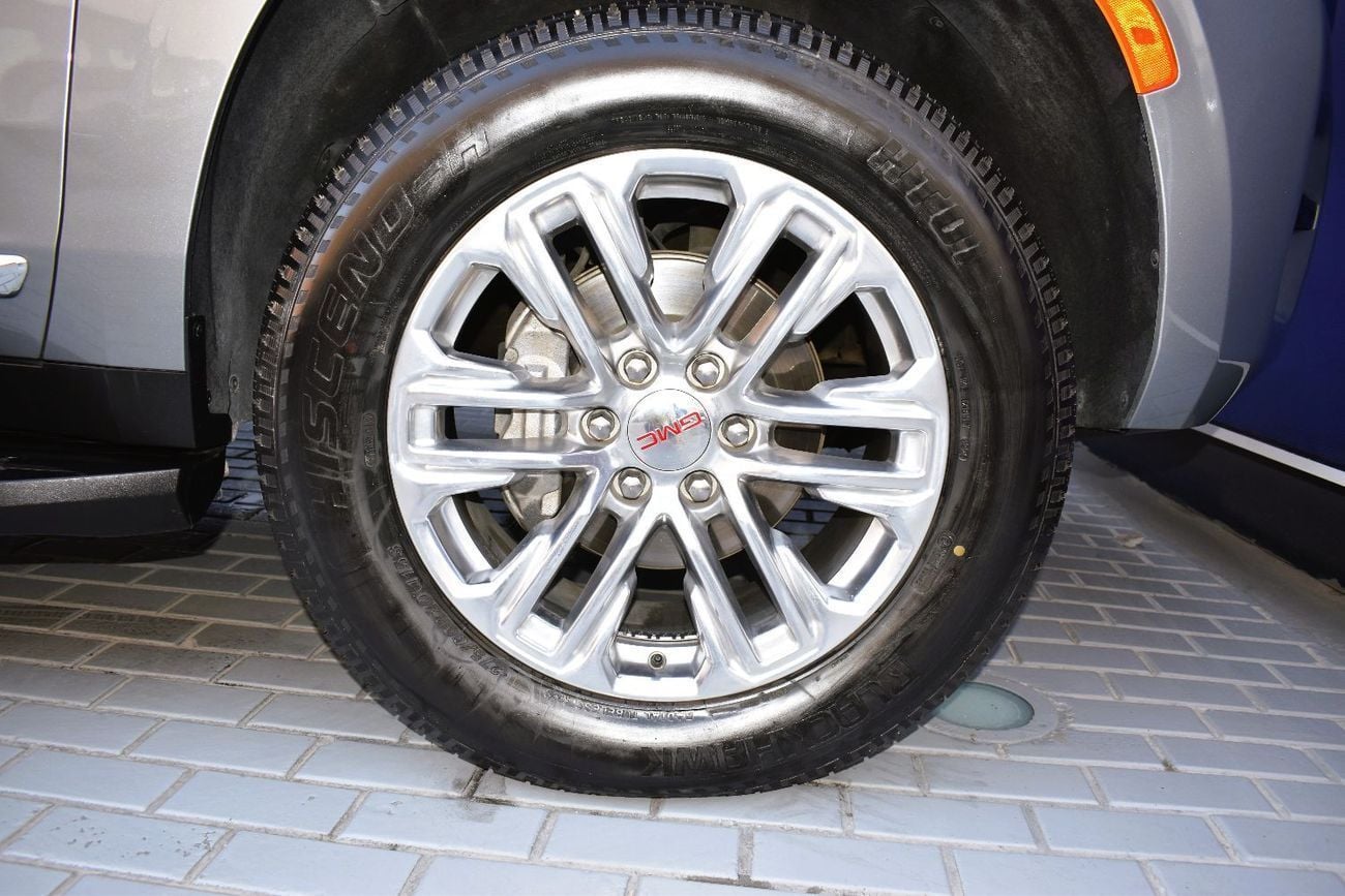 GMC Yukon AT4 5.3 V8 SLT (AWD)