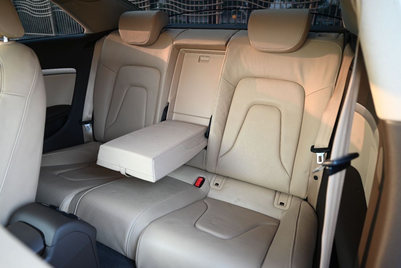 Audi A5 45 TFSI quattro Sport 2.0L - EMI 1,650 AED - FSH - FIRST OWNER - AUDI A5 COUPE 4WD - GCC SPECS