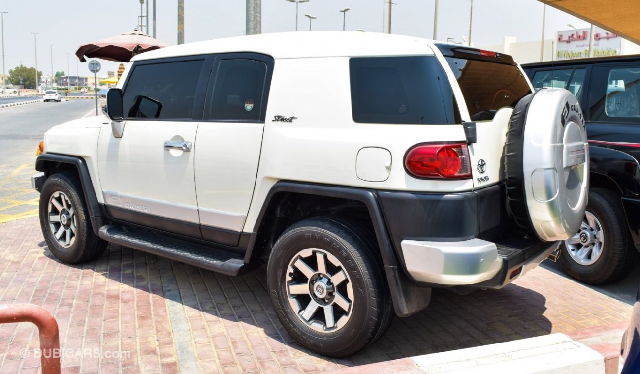 Toyota FJ Cruiser Street