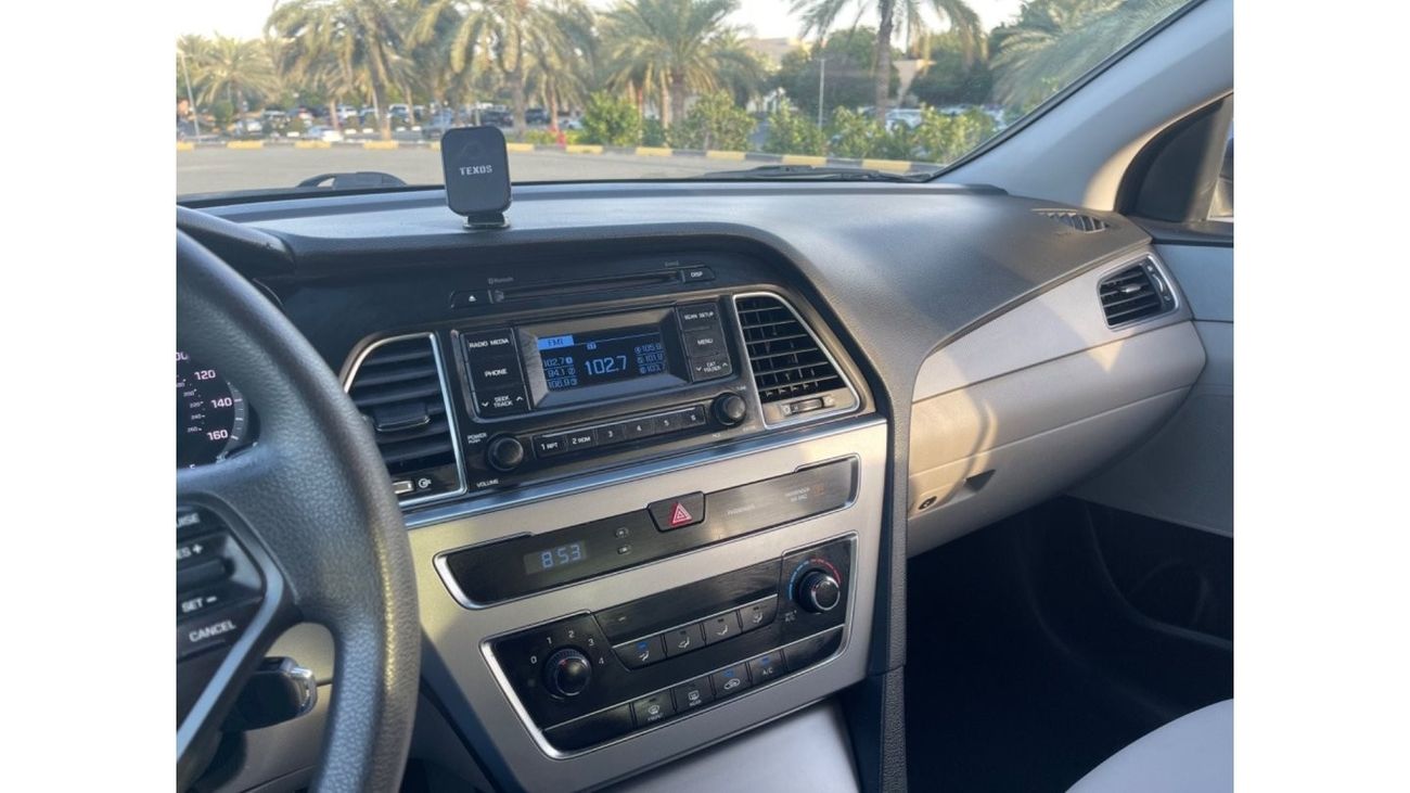 Hyundai Sonata Hyundai Sonata Se 2015 Blue 2.4L 4 vin: 5NPE24AF7FH186349  ( UAS_ SPEC) VERY GOOD CONDITION