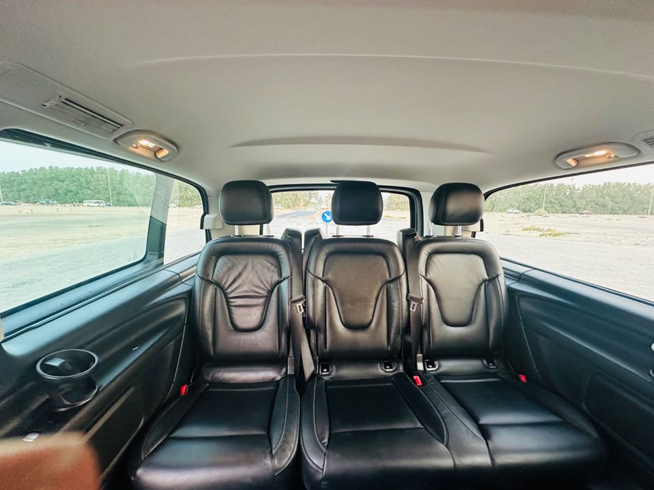 مرسيدس بنز V 250 موديل 2019 خليجي حاله ممتازه من الداخل والخارج صبغ الوكاله مالك واحد من الوكاله