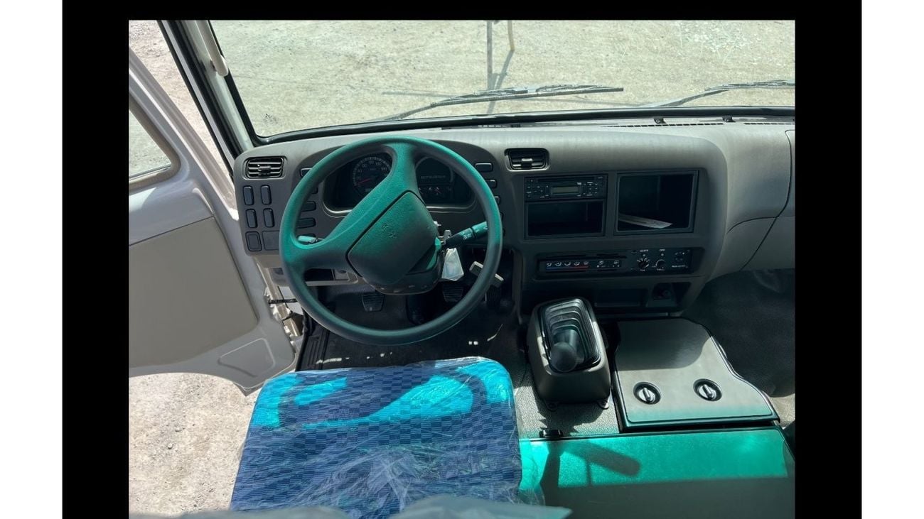 Mitsubishi Fuso Canter The interior of the FUSO Rosa BE637 is designed with passenger comfort in mind. It features spacious