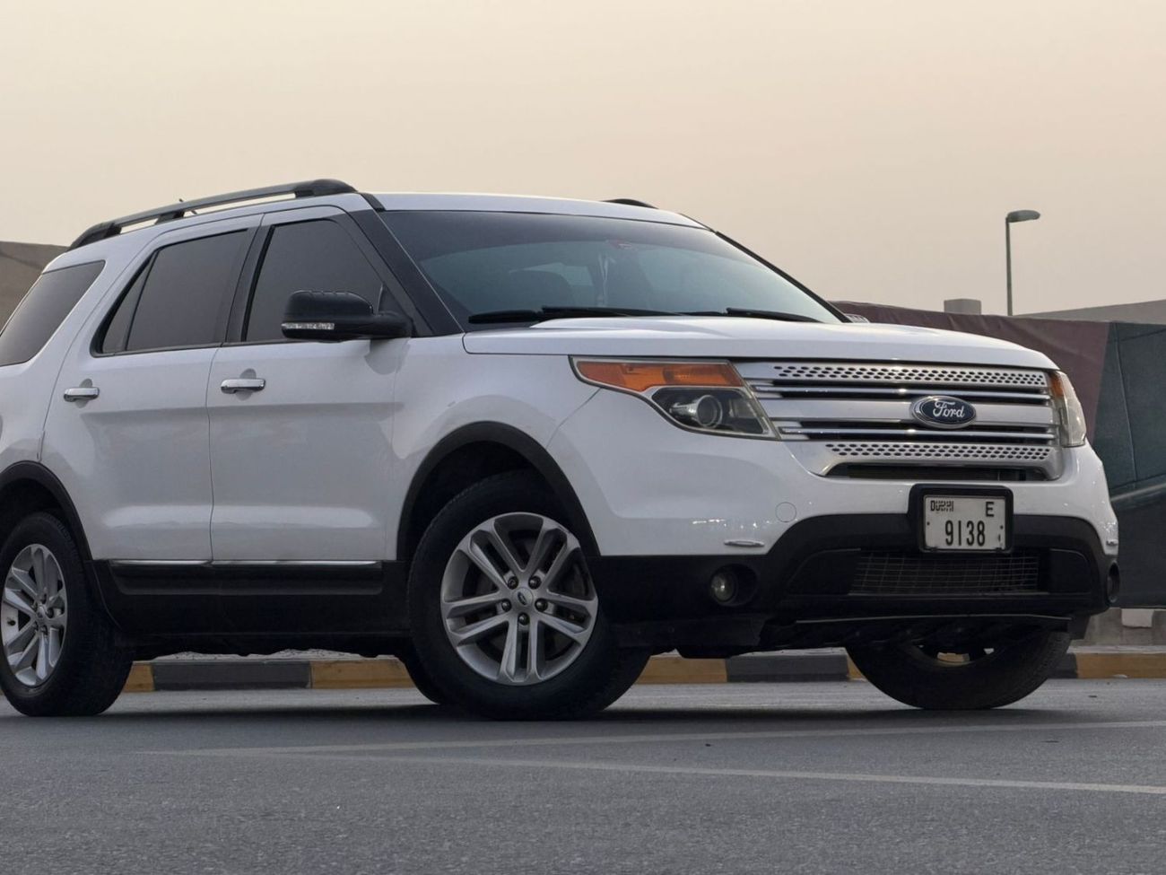 Ford Explorer Std 3.5L 4WD