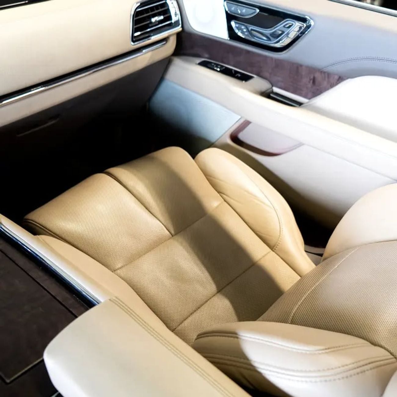 لينكولن نافيجاتور Reserve 3.5L 3,257P.M • 0% Downpayment • Reserve • 1 year warranty