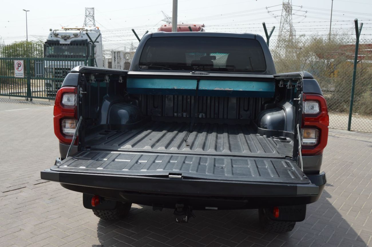 تويوتا هيلوكس TRD Double cabin 2.8L, perfect inside and outside
