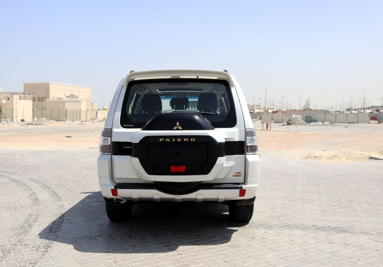 ميتسوبيشي باجيرو ميتسوبيشي باجيرو 2022 خليجى  بحالة ممتازة، مسافة 63,000 كم، بمحرك 3000 سى سى  6 سلندربسعر 67,000 دره