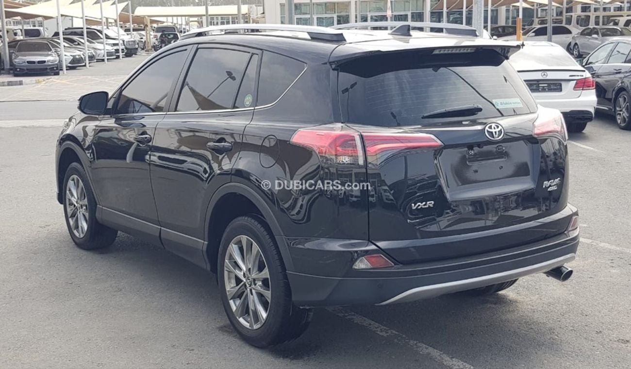 Toyota RAV4 Toyota Rav4 model 2018 GCC VXR car prefect condition full option sun roof leather seats back camera