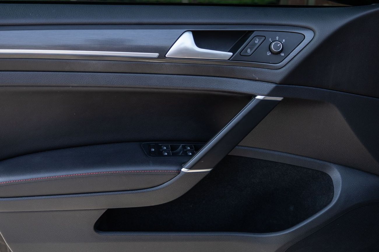 Volkswagen Golf GTI 2.0L