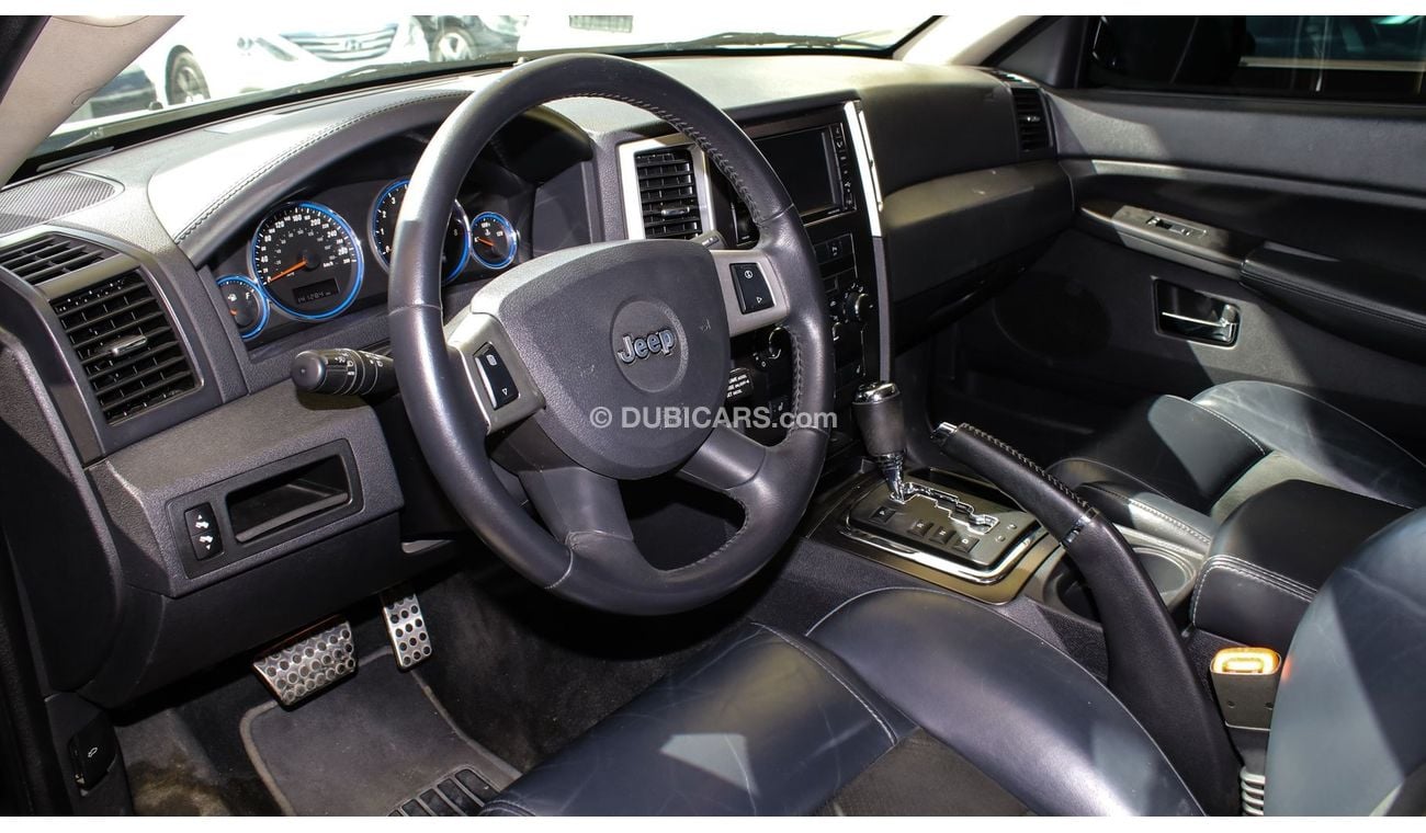 جيب جراند شيروكي SRT8