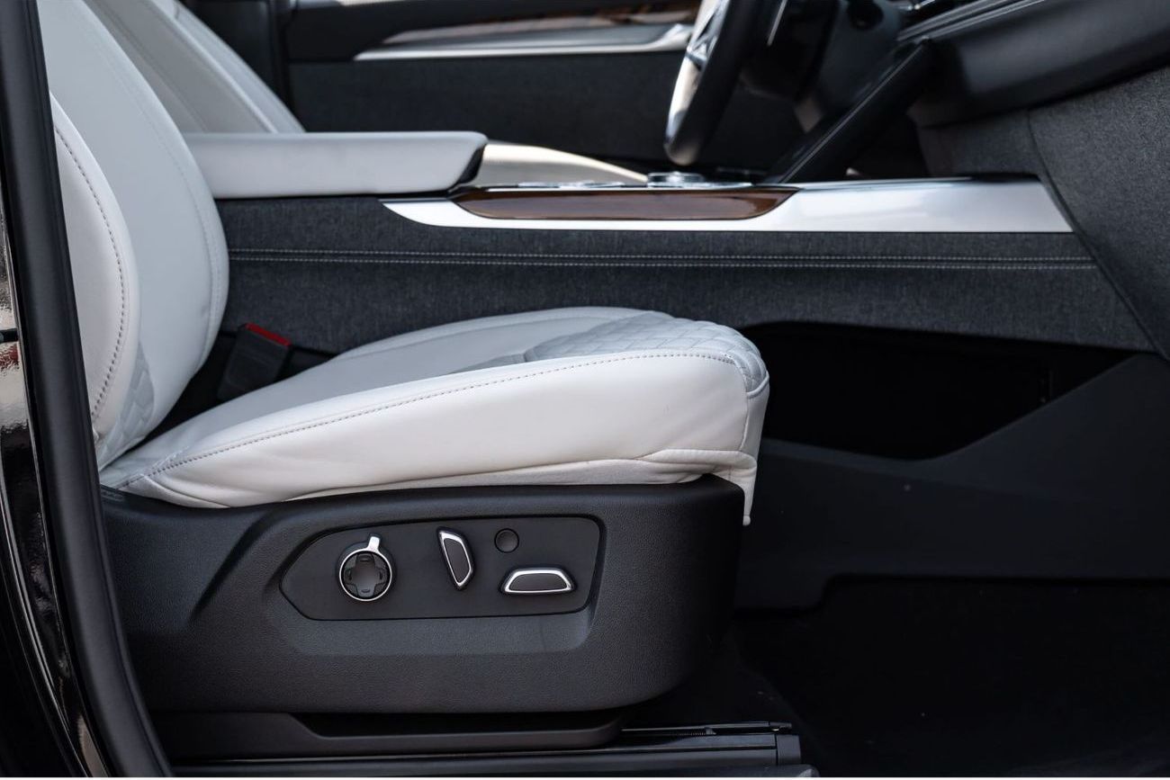 كاديلاك إسكالاد Sport Platinum 6.2L 4WD