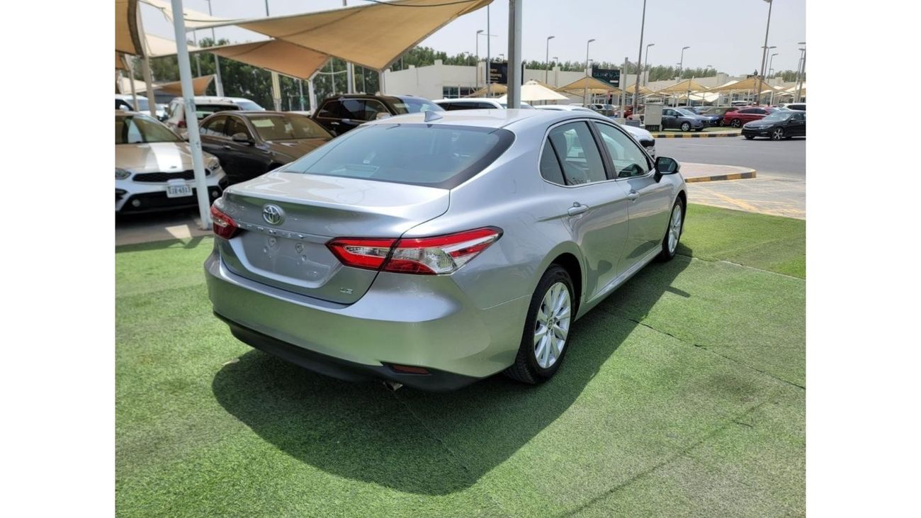 تويوتا كامري LE