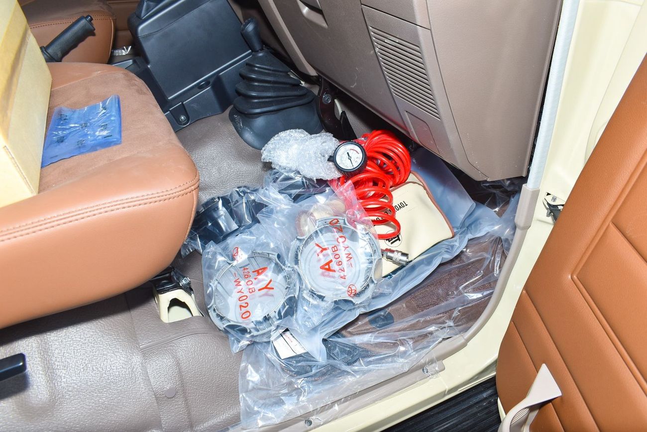 Toyota Land Cruiser Pick Up LC79 4.0 Petrol | SC LX Z A/T