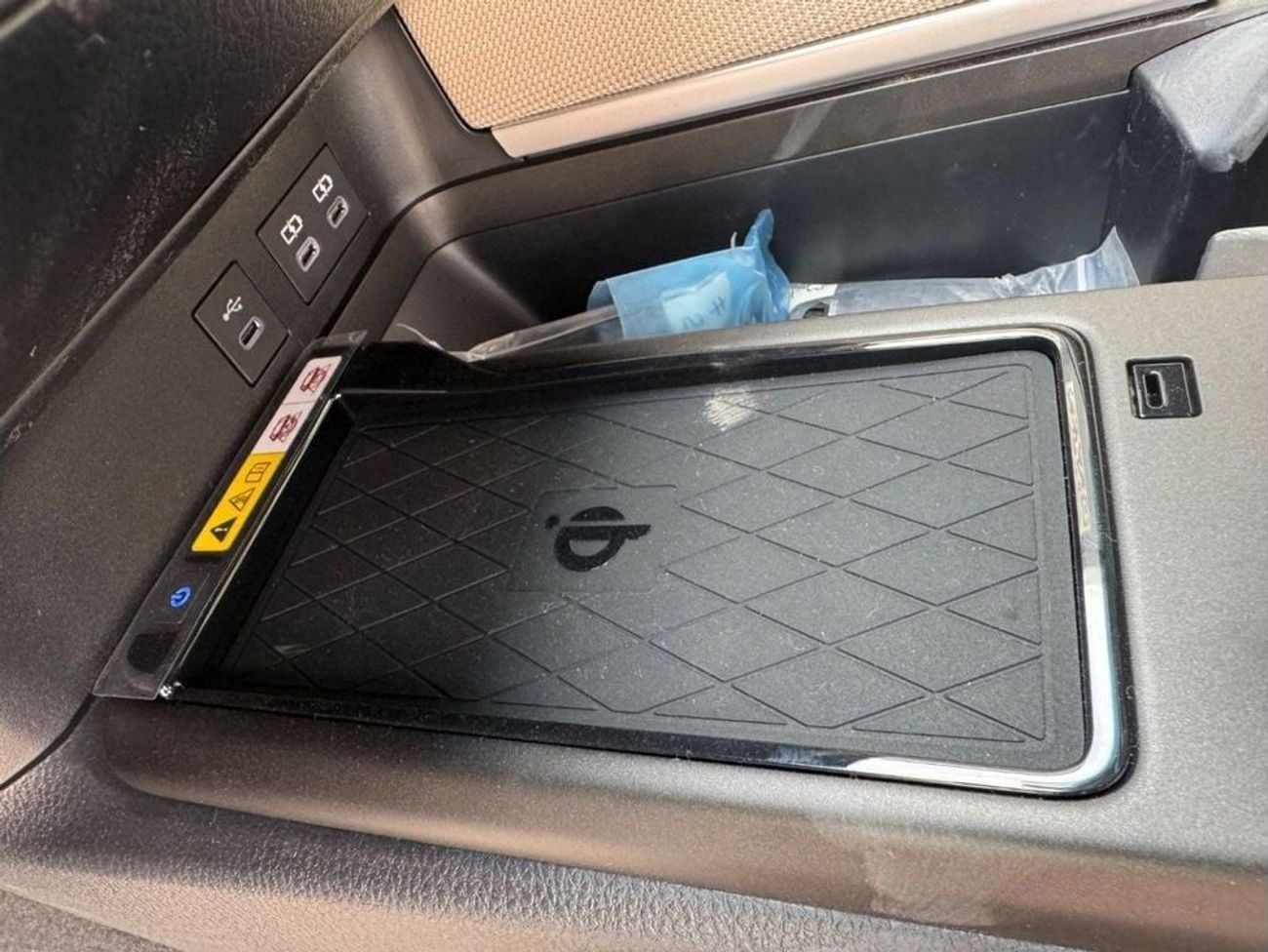Toyota Camry GLE HEV