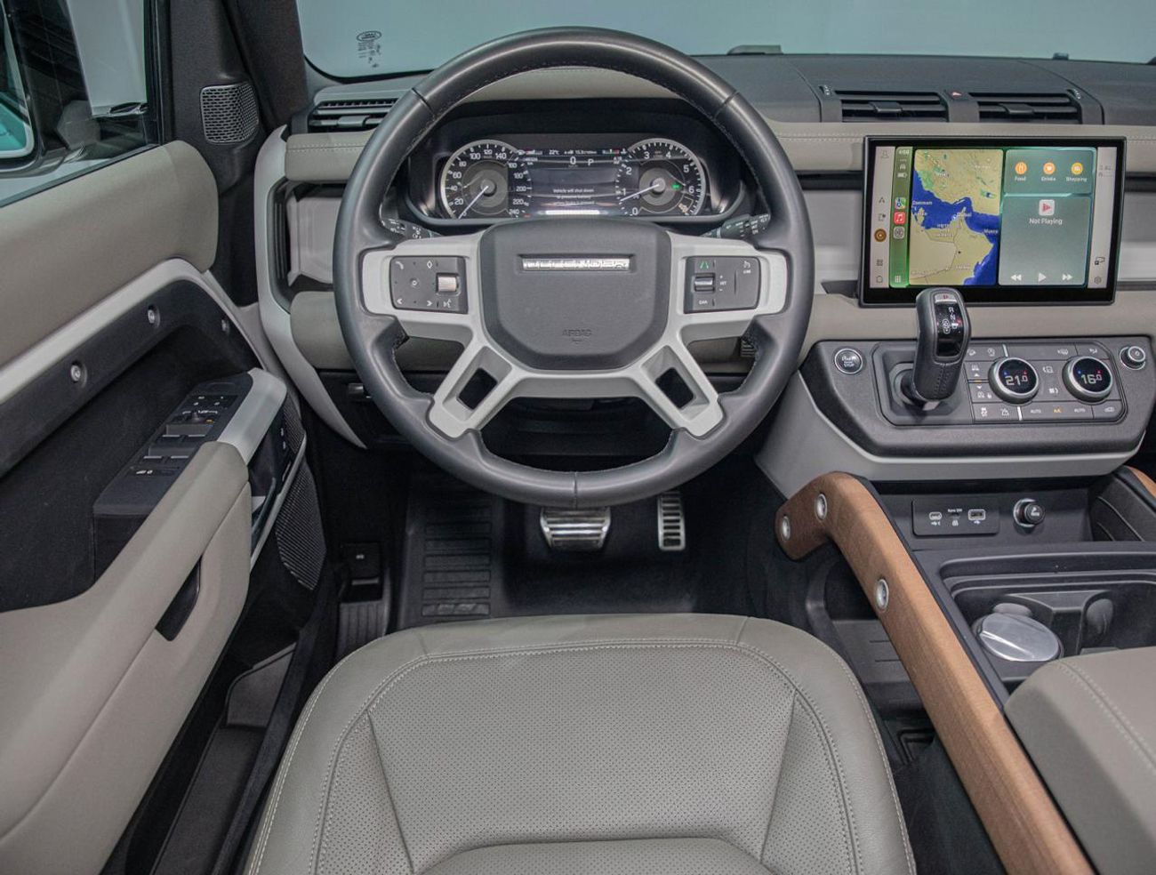 لاند روفر ديفندر 110 SE P400 3.0L