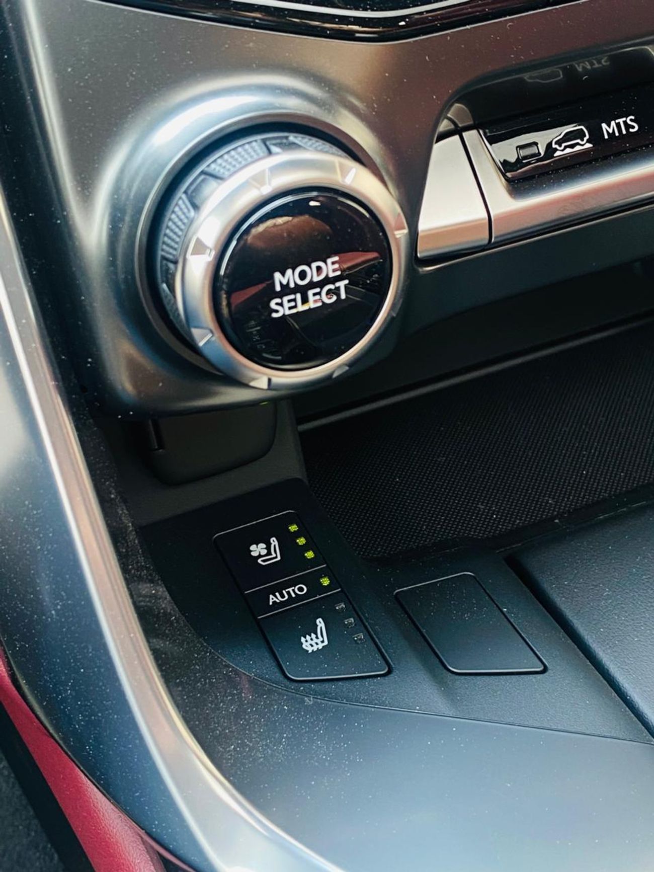 لكزس LX 700h Signature