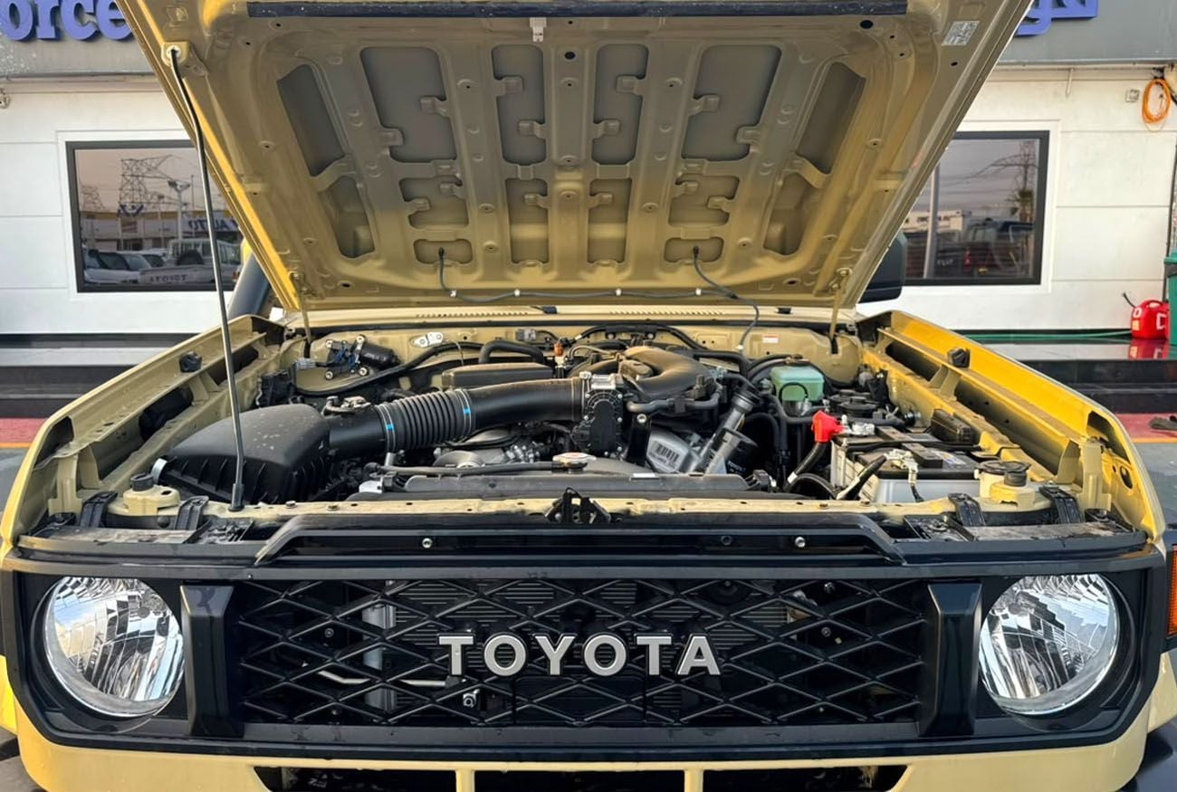 تويوتا لاند كروزر 70 LC 78 HARDTOP 4.OL AT تويوتا لاند كروزر LC78 هاردتوب 2026 بمحرك بنزين 4.0 لتر وناقل حركة أوتوماتيكي