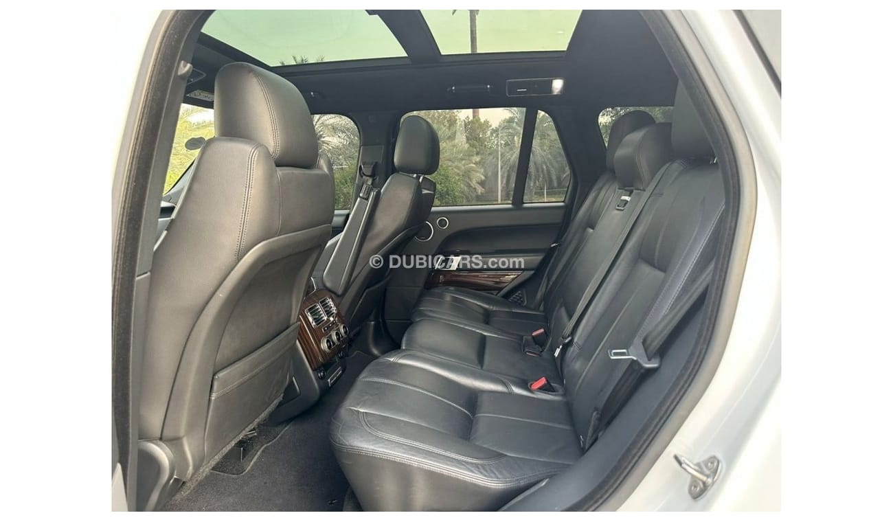 Land Rover Range Rover VOGUE HSE 2015 GCC V8 ORIGINAL PAINT // FULL SERVICE HISTORY // ACCIDENT FREE