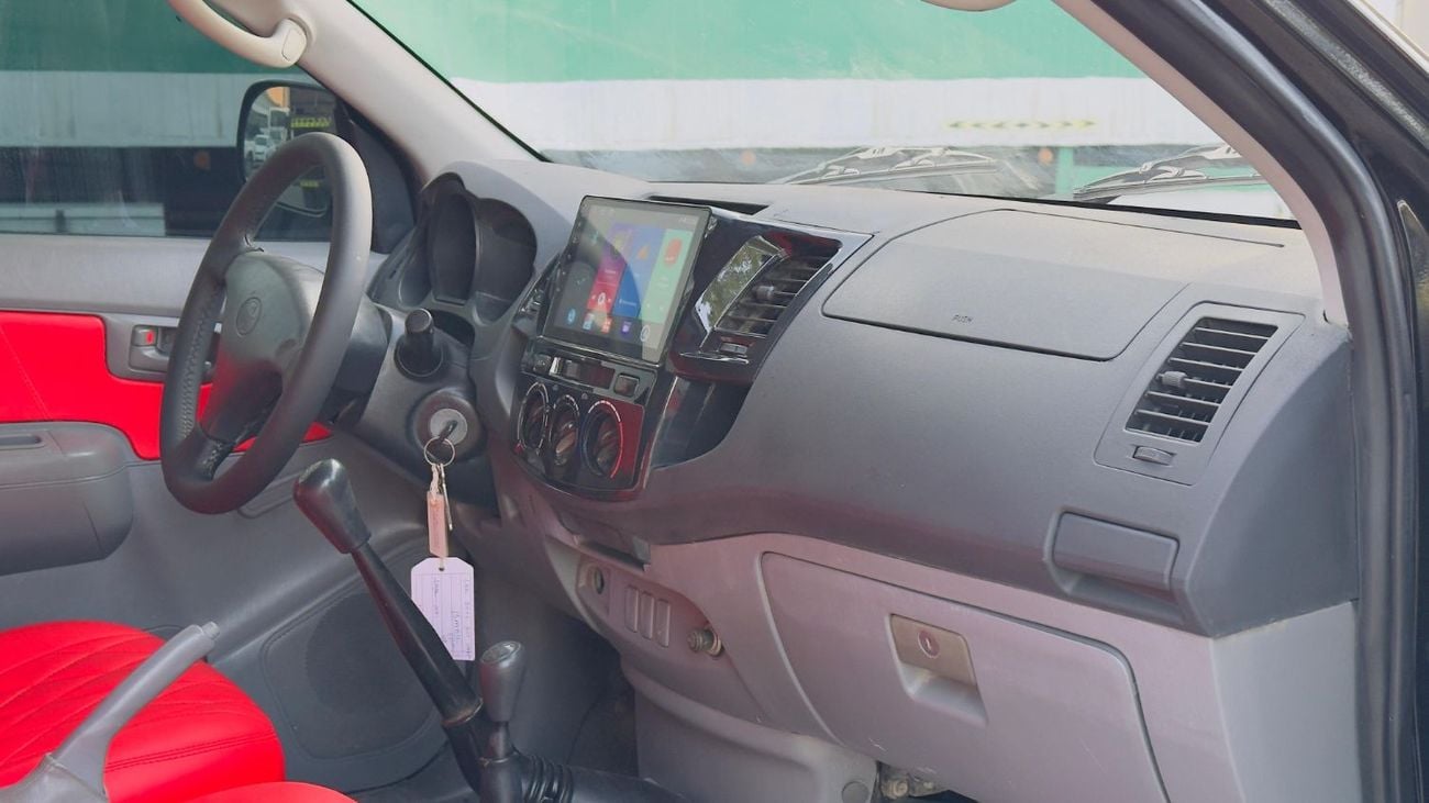 Toyota Hilux PREMIUM RED INTERIOR | MANUAL 2.5L DIESEL | LHD | 2007 | REAR VIEW CAMERA | PREMIUM SPORTS BAR WITH