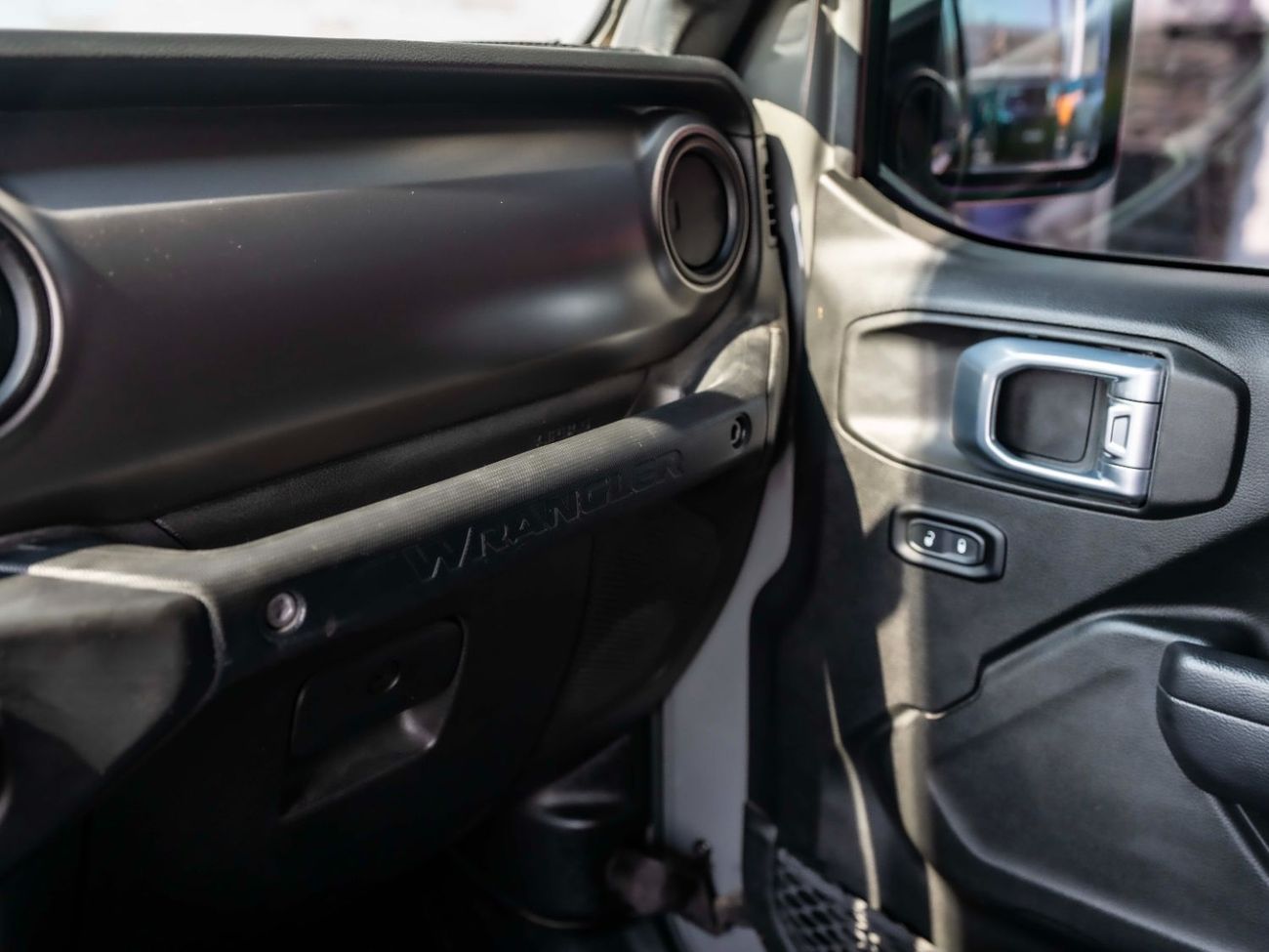 جيب رانجلر Sport 3.6L A/T (5 Seater)