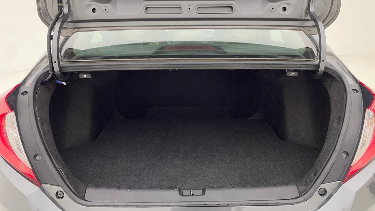 هوندا سيفيك DX 1.6 | بدون دفعة مقدمة | اختبار القيادة في المنزل