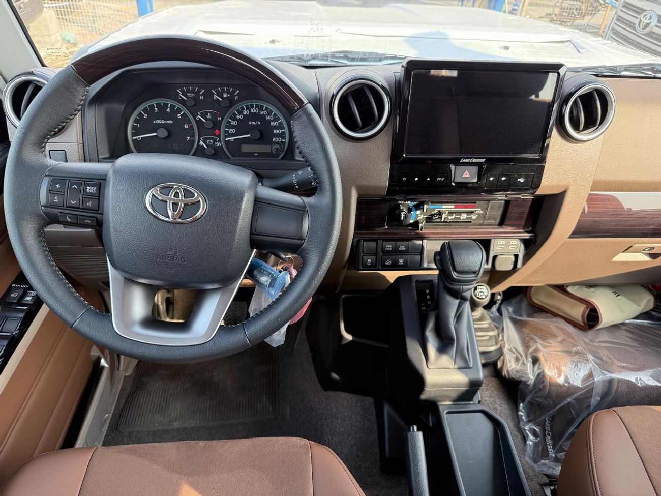 Toyota Land Cruiser 70 Toyota LC76 4.0L Petrol A/T Full Option 2025 (Export Only)