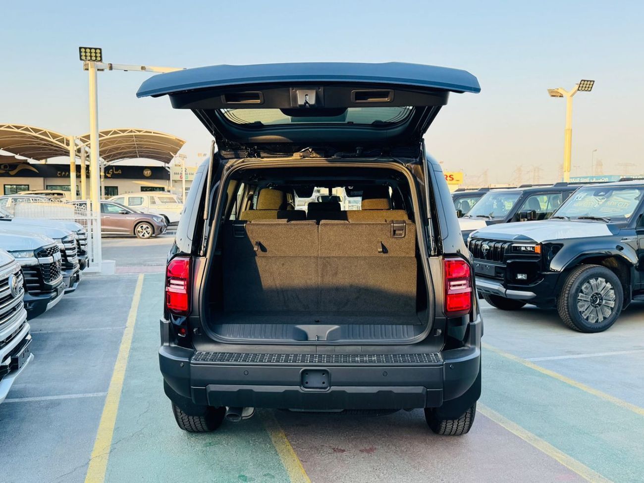 Toyota Prado TOYOTA LAND CRUISER 2.8L DSL GCC A/T MID/O BLACK 2025