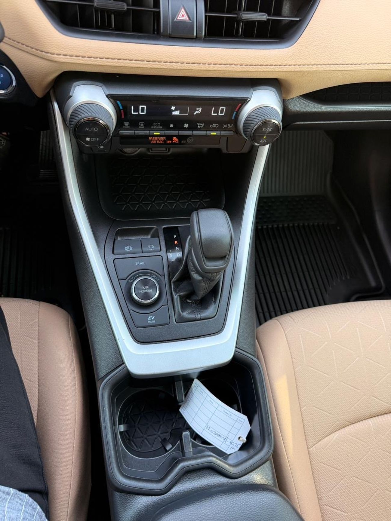 تويوتا راف ٤ XLE 2.5L