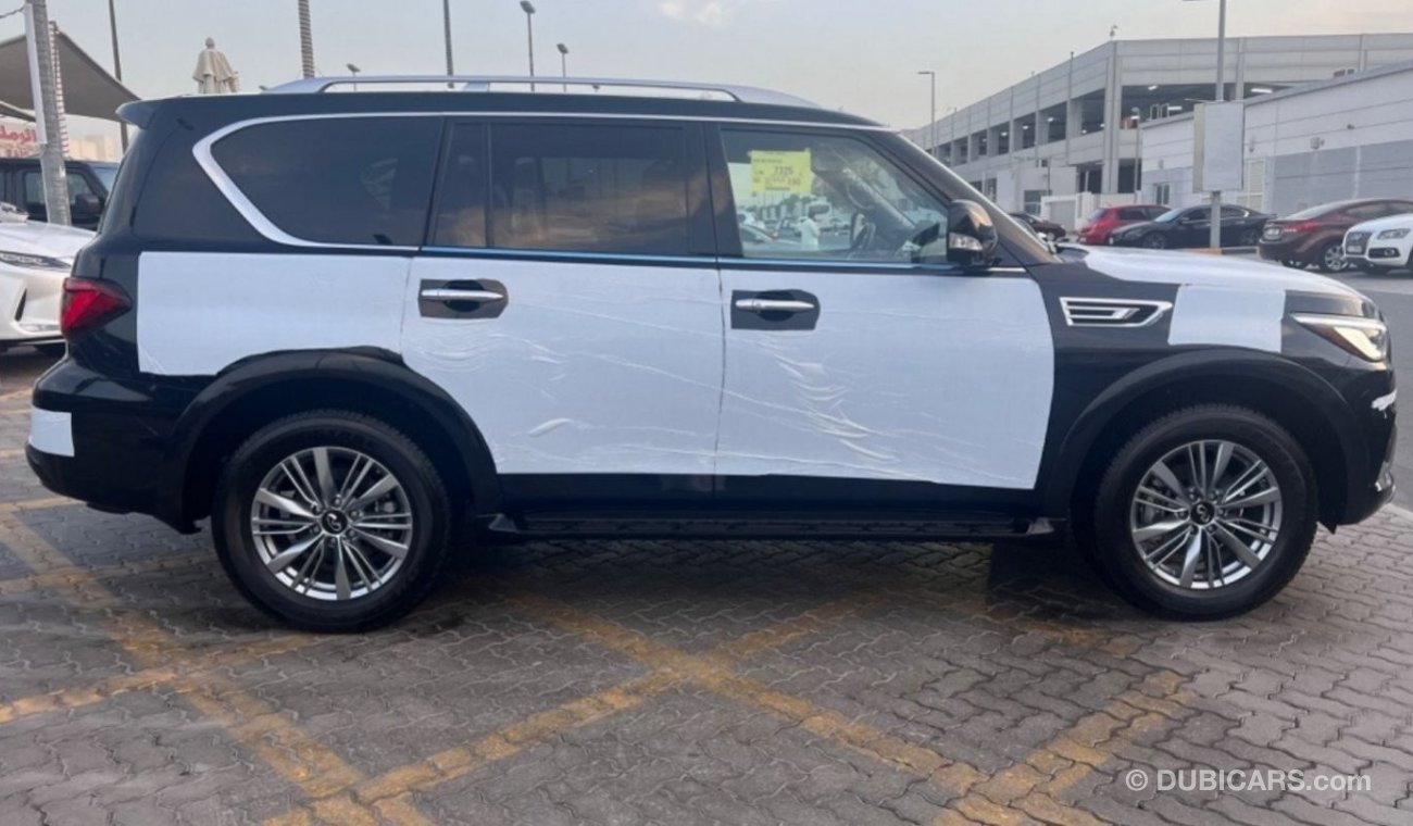 إنفينيتي QX80 الإصدار الأسود 8