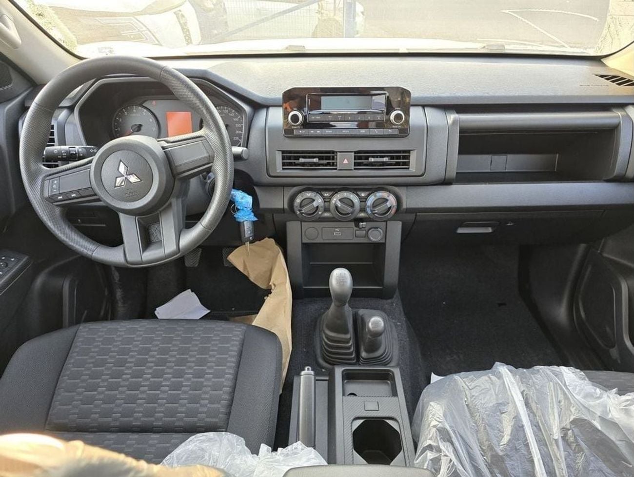 ميتسوبيشي L200 GL 2.5L Double Cab Petrol Manual Transmission 4WD * EXPORT PRICE *
