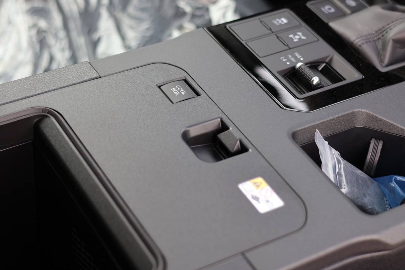 Toyota Prado 2.4L TURBO PTR A/T // 2025 // MID OPTION WITH COOL BOX , SUNROOF , CRUISE CONTROL // SPECIAL OFFER /