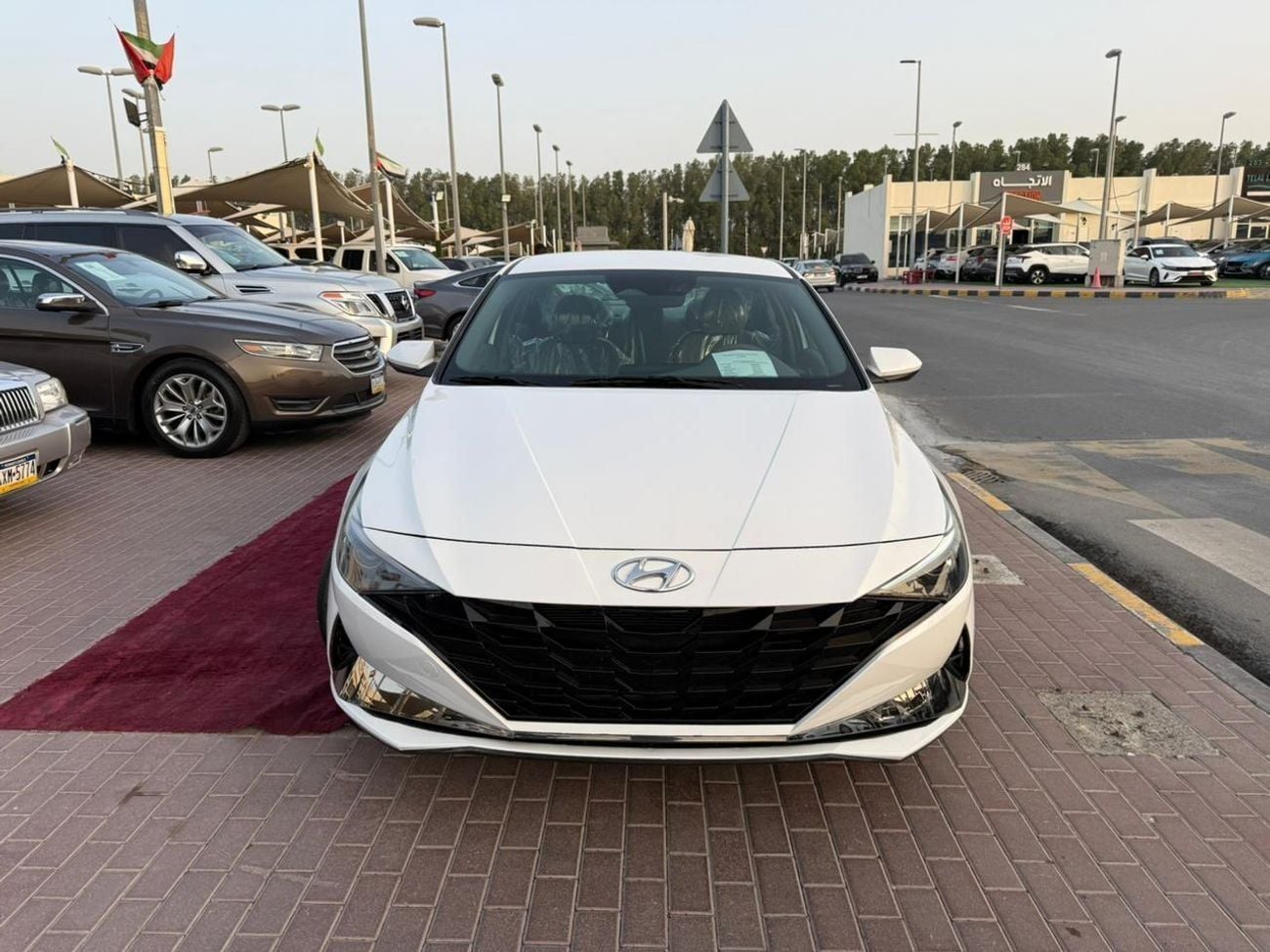 Hyundai Elantra COMFORT VERY CLEAN CAR LOW MILEAGE