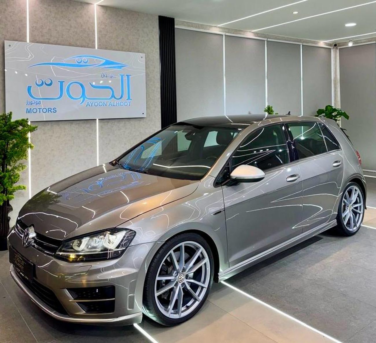 فولكس واجن جولف ار AWESOME VOLKSWAGEN GOLF R || UNIQUE COLOR || FULL OPTIONS || GCC || PERFECT CONDITION || LOW MILEAGE