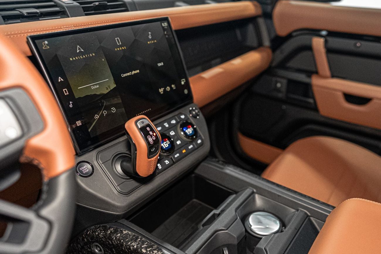 Land Rover Defender 2026 BLACK EDITION DEFENDER OCTA P635 | GCC SPEC UNDER WARRANTY AND SERVICE CONTRACT
