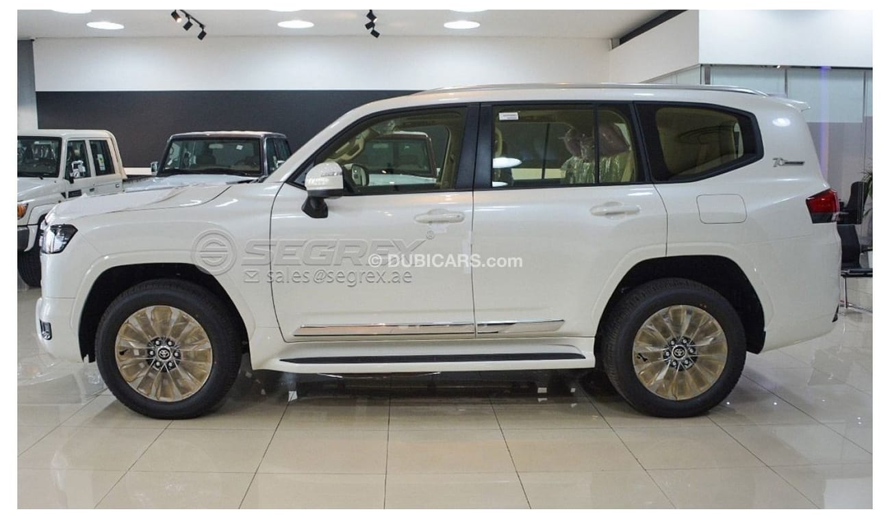 Toyota Land Cruiser LC300 3.3L DSL 4WD AT with rear differential lock, sunroof, 20R Alloy wheel, 360 (Export only)