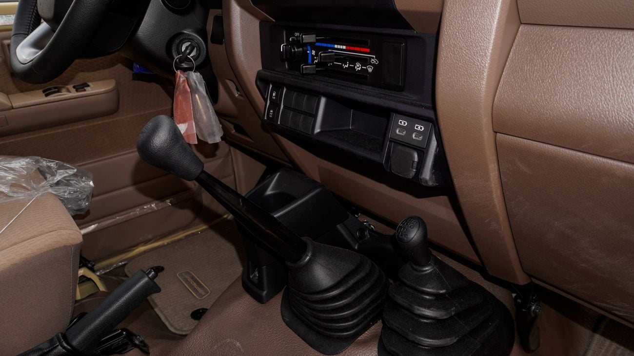 تويوتا لاند كروزر بيك آب LX 4.5 L d V8