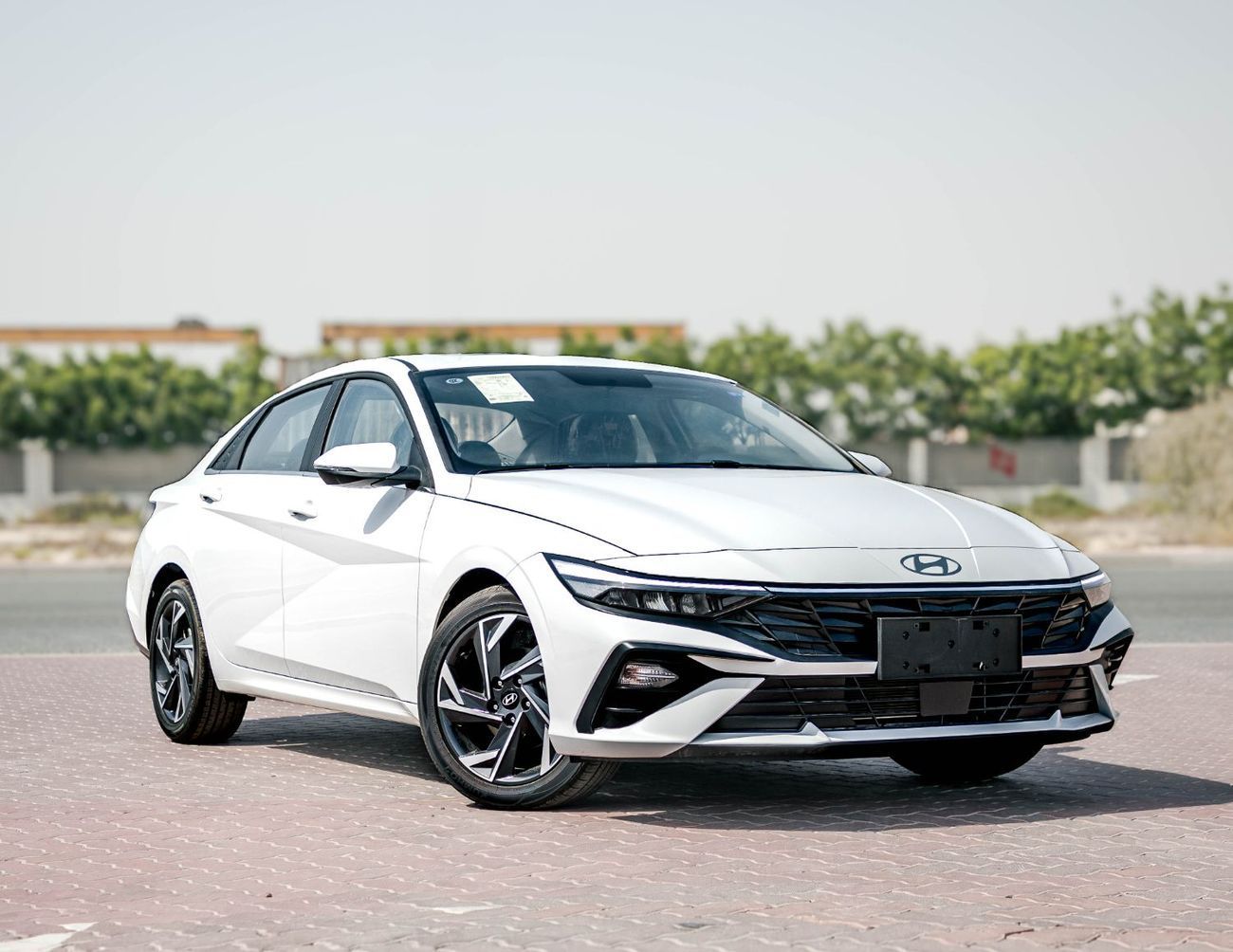 هيونداي إلانترا 2025 Hyundai Elantra GLX Elite 1.5L - White Inside Black | Export Only