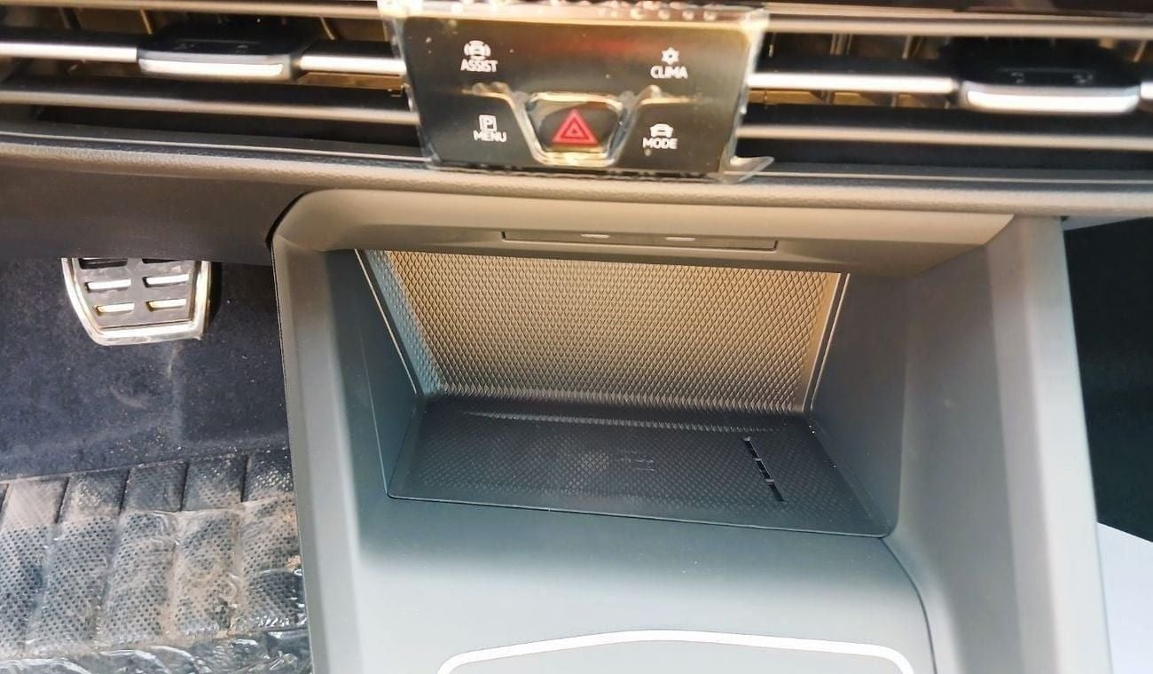 Volkswagen Golf Volkswagen Golf R Line 1.4L TSi Petrol 2024YM | Export Price