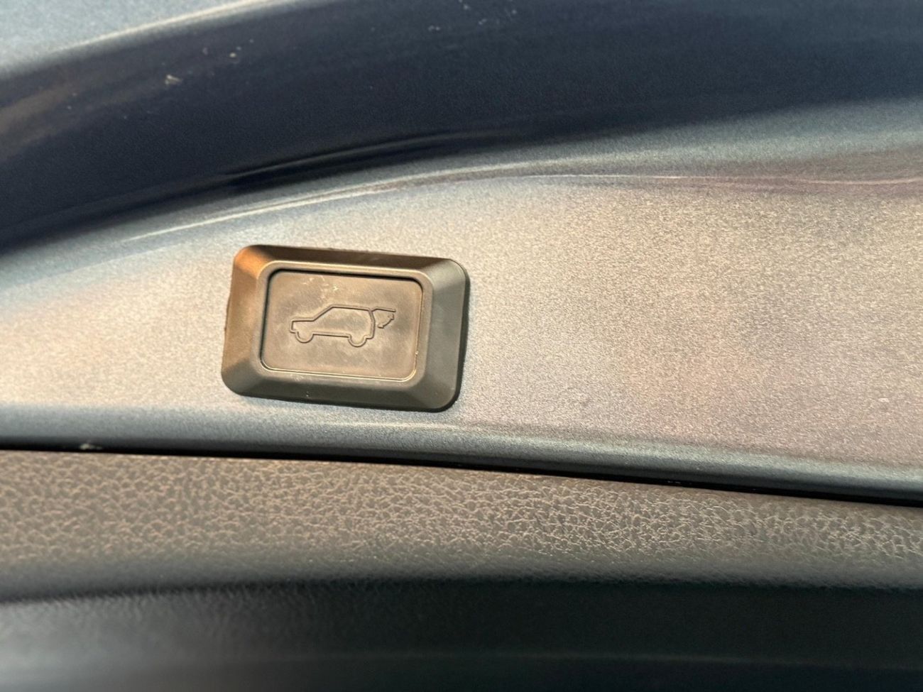 Toyota RAV4 VXR 2.5L XLE Sunroof, leather seats