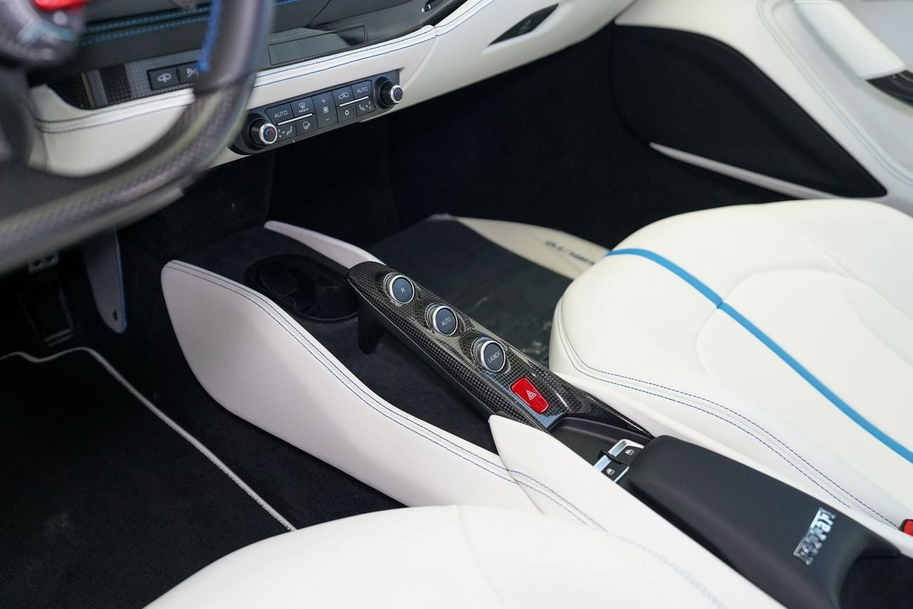 Ferrari F8 Tributo 3.9T V8