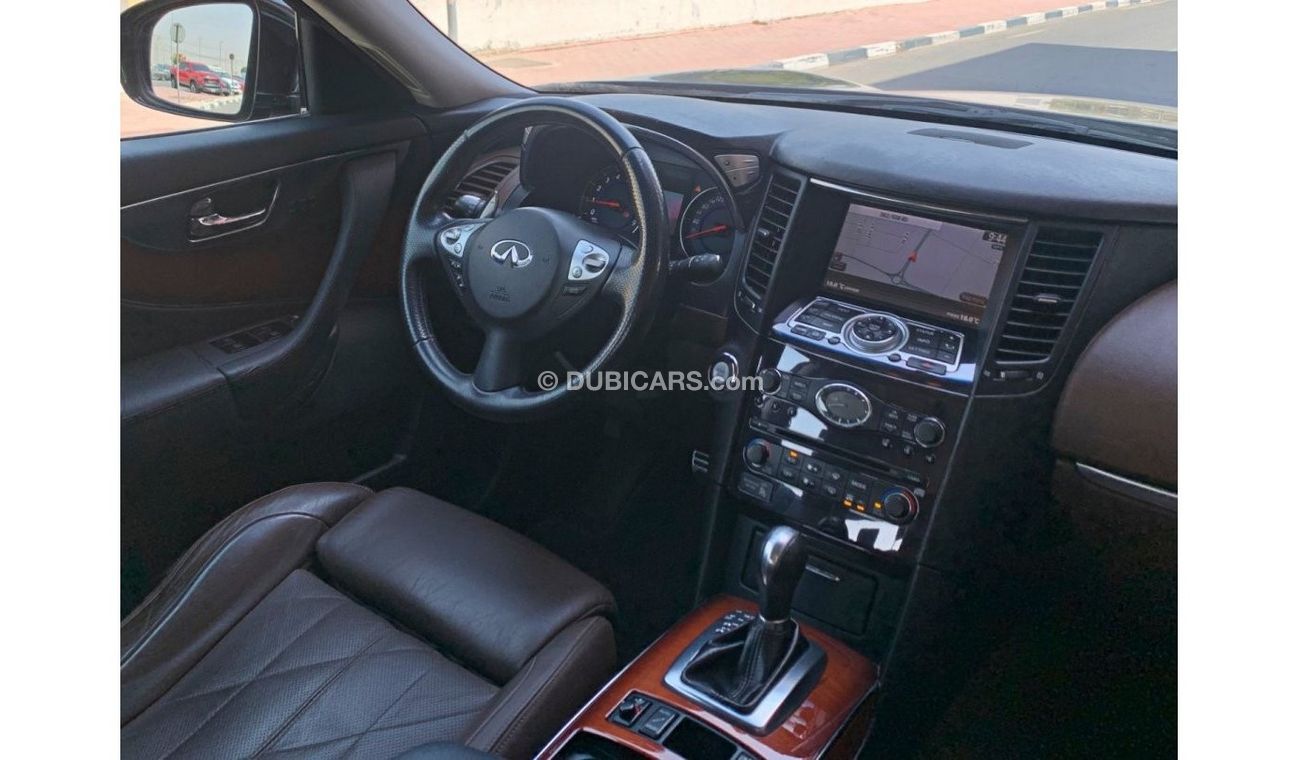 Infiniti FX50 V8 - Excellent condition - Original paint