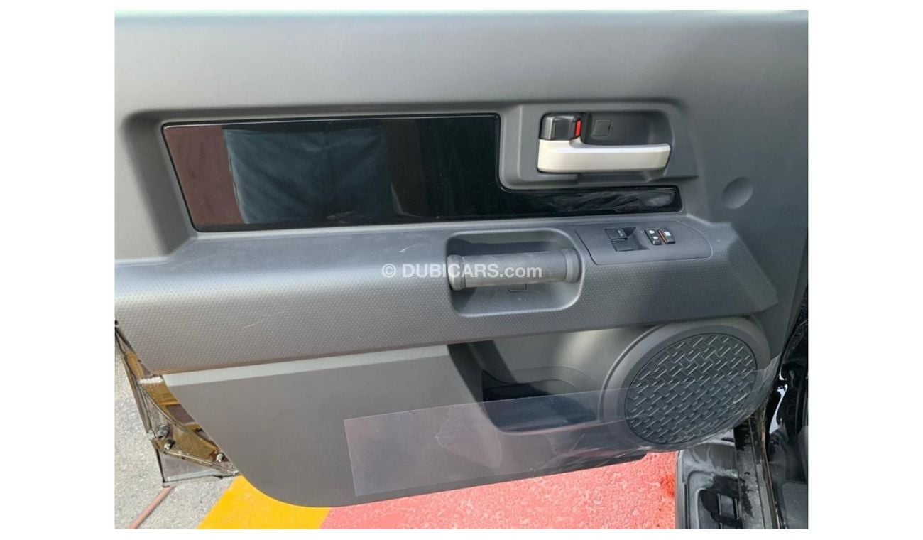 تويوتا إف جي كروزر إف جي كروزر 4.0 لتر ، بنزين ، دفع رباعي ، دفع رباعي ، مع ضاغط هواء خلفي للتصدير فقط